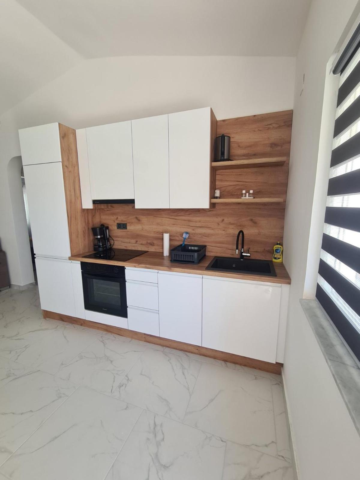 Apartmani Ruzmarin Vir Exterior photo